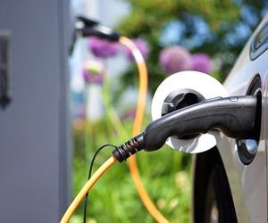 Electric Vehicle Charging Station Electric Vehicle Charging Station